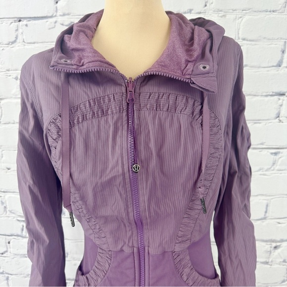 Lululemon Dance Studio Jacket III Women 8 Purple Fog Reversible Yoga Gym Workout - Picture 11 of 16